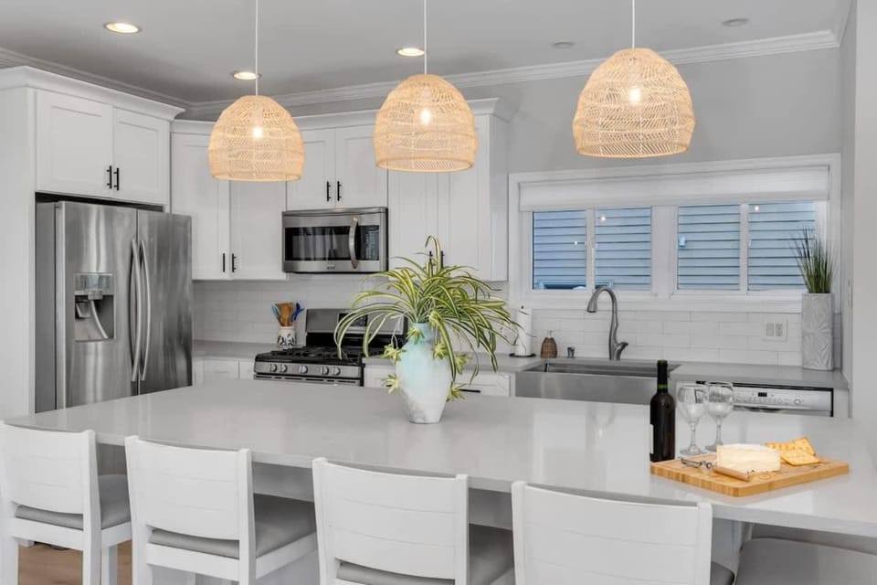 Kitchen or kitchenette, Dining area, stove