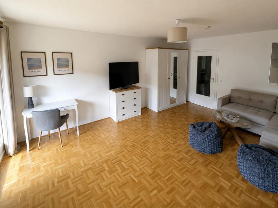 TV and multimedia, Living room, wardrobe