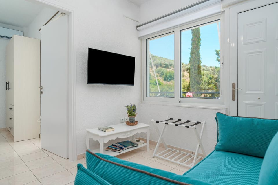 TV and multimedia, Seating area, Evening entertainment