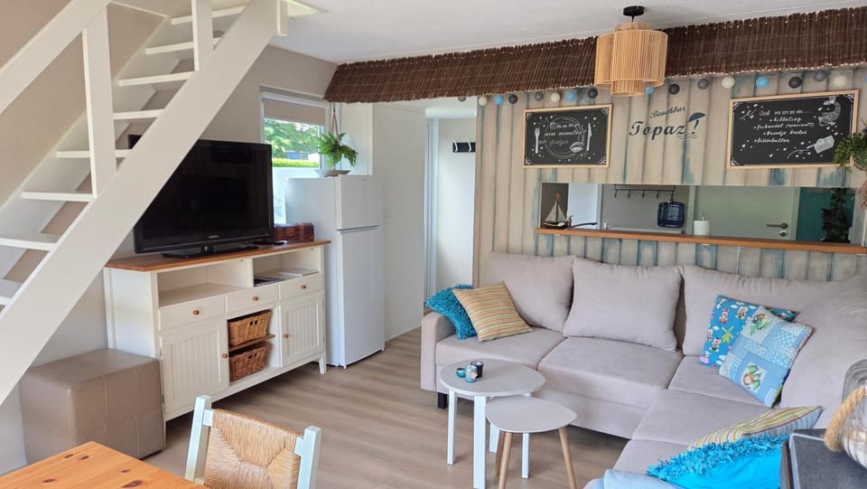 TV and multimedia, Seating area