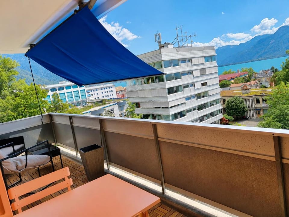 Bright Lake-View Apartment Apartment in Montreux