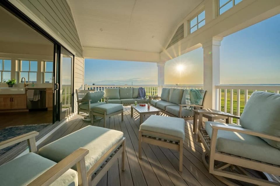 View (from property/room), Balcony/Terrace, Seating area