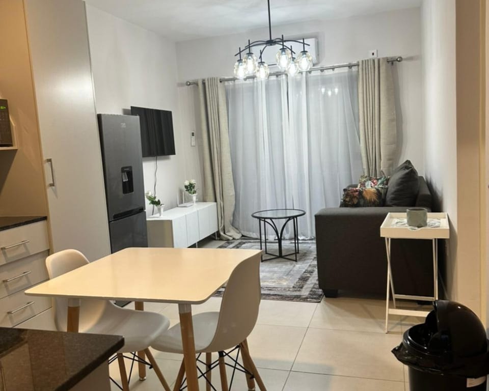 Dining area, kitchen