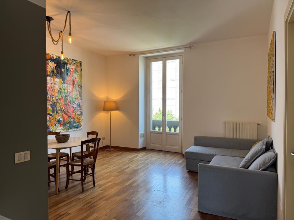 Milano Art Gallery Apartment - 10 min to Duomo Apartment in Milan