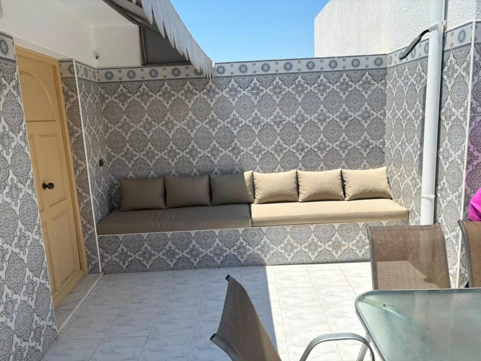 Studio Corniche Mahdia large Terrasse à 20 m de la plage Apartment in Tunisia