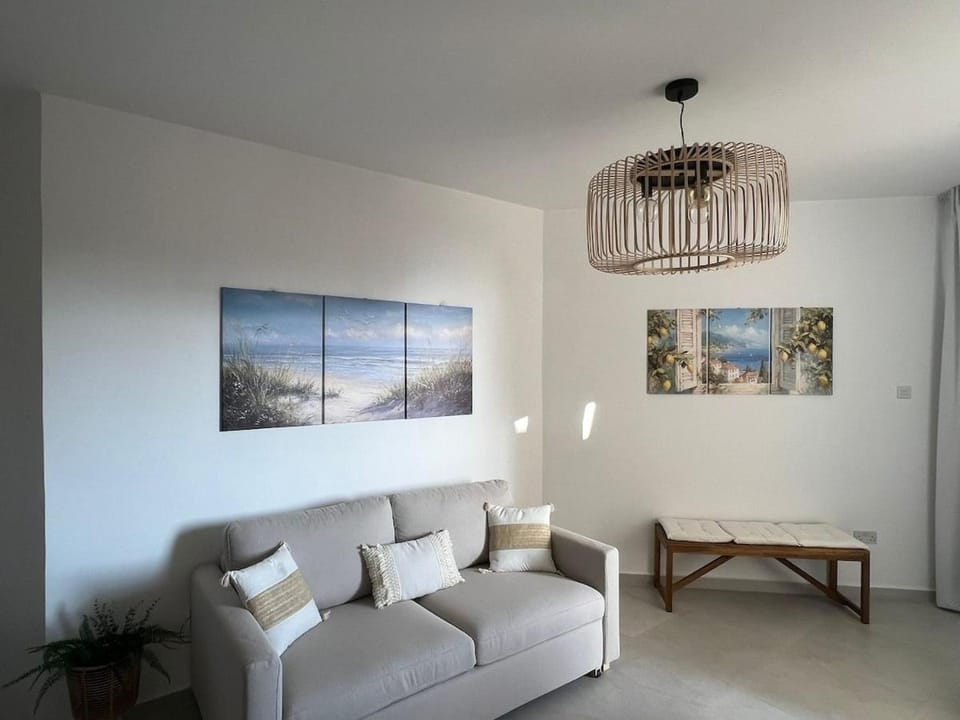 Modern 2BR at Kings Palace, Steps from the Beach Apartment in Paphos