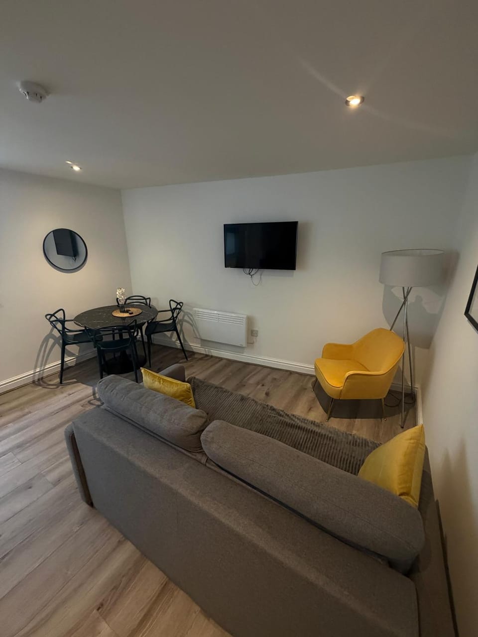 TV and multimedia, Living room, Dining area