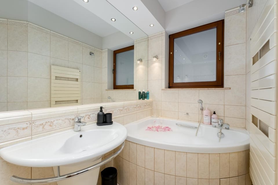 Hot Tub, Bathroom, Bath