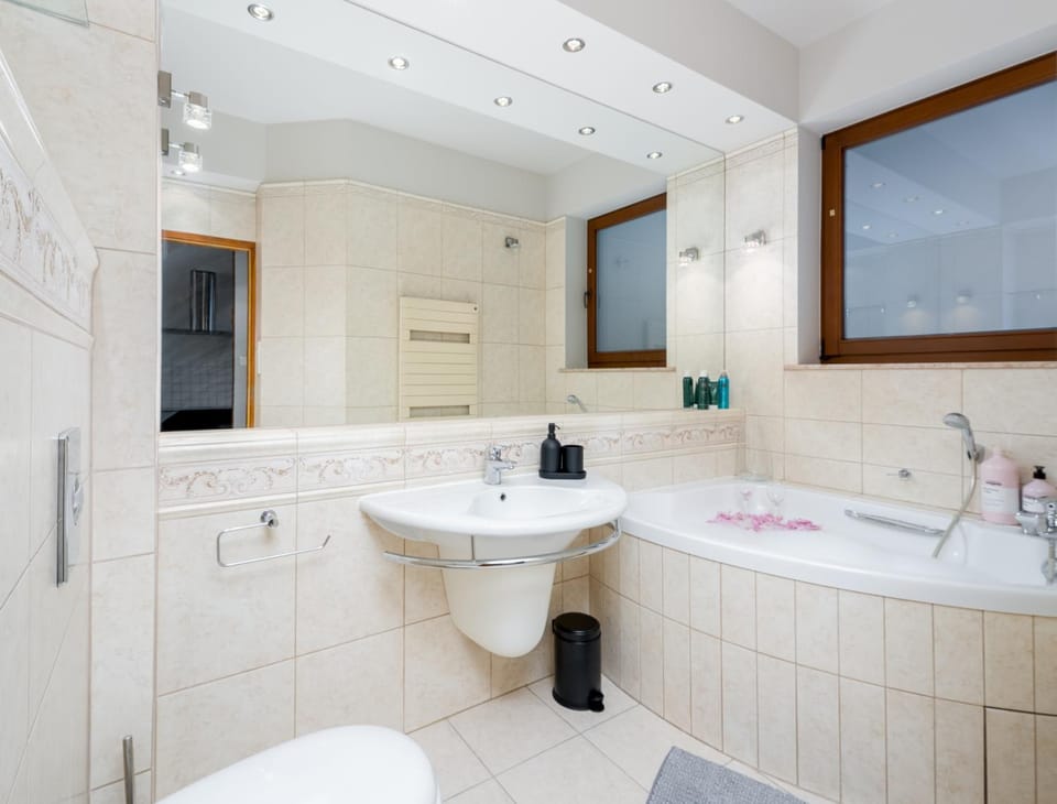 Bathroom, Bath