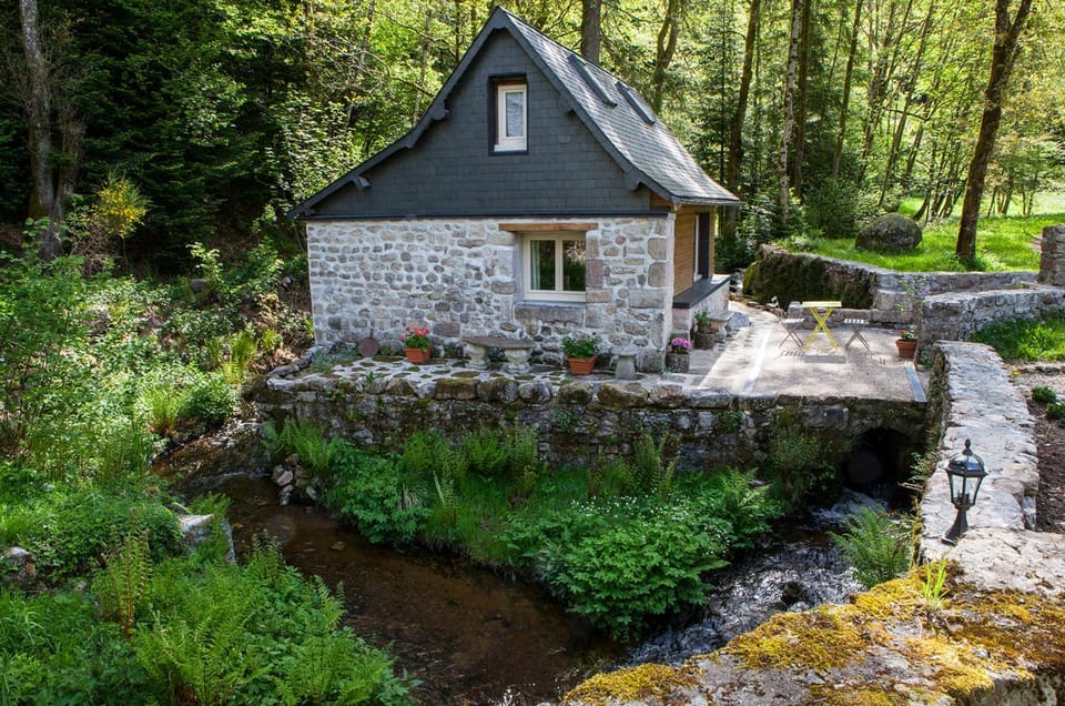 Moulin De Villesaint House in Nouvelle-Aquitaine