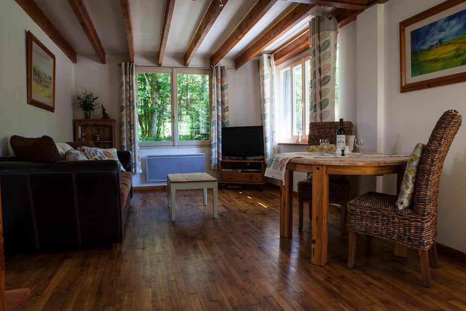Moulin De Villesaint House in Nouvelle-Aquitaine
