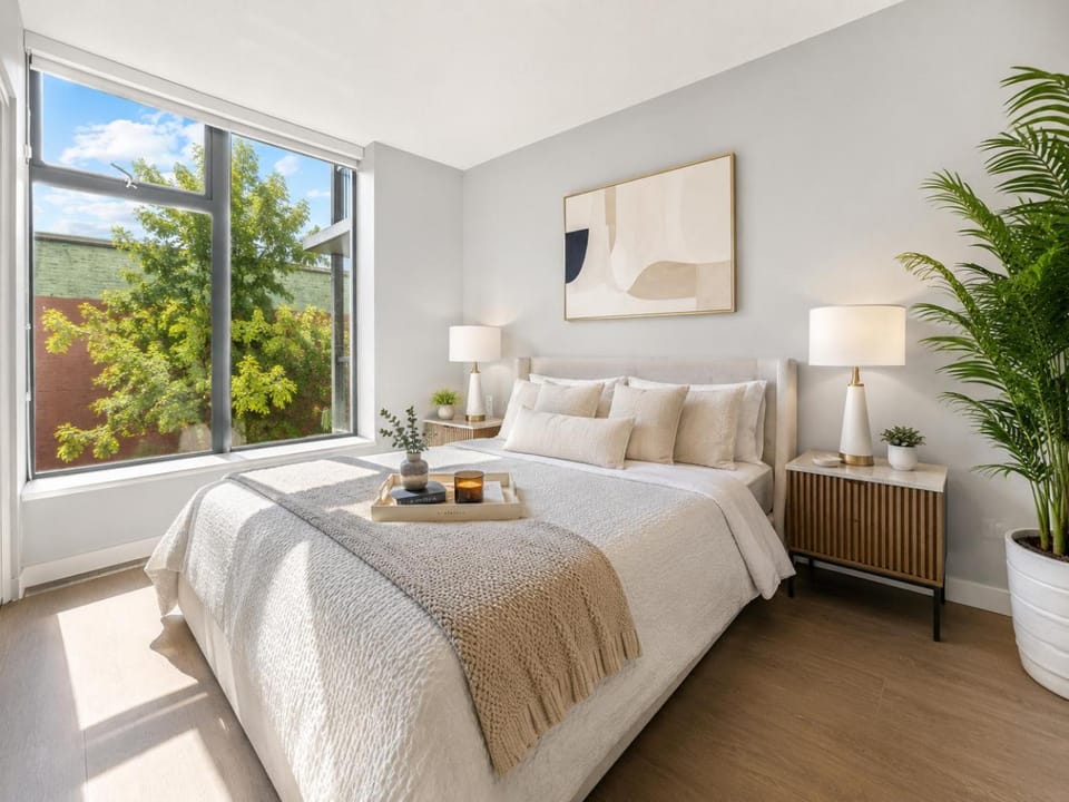 2BR City Escape Near Waterfront Apartment in Vancouver