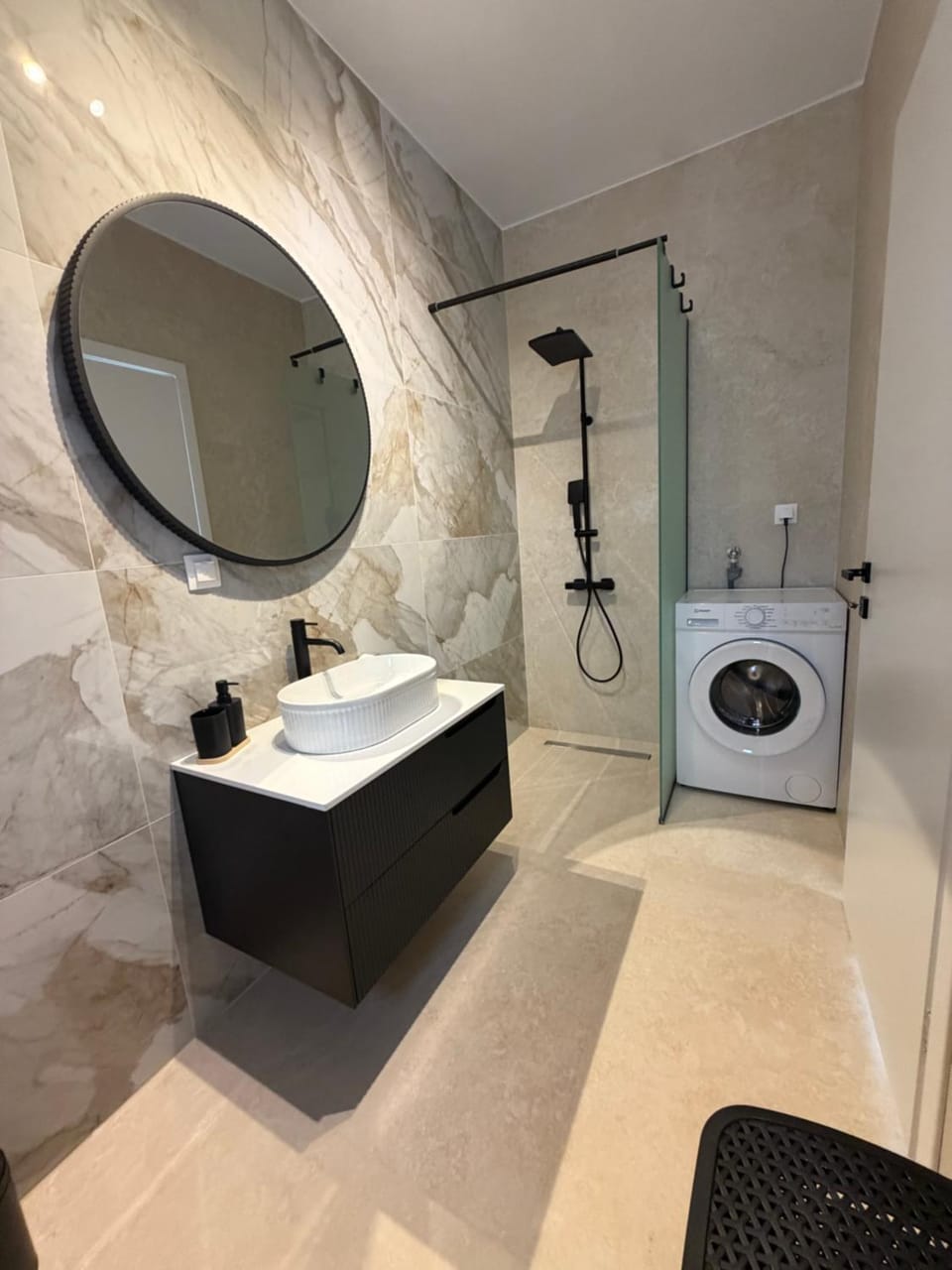 Bathroom, washing machine