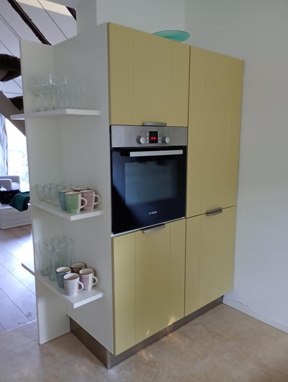 Yellow Sun House in Medulin