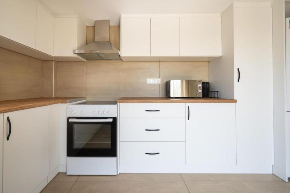 microwave, oven, kitchen