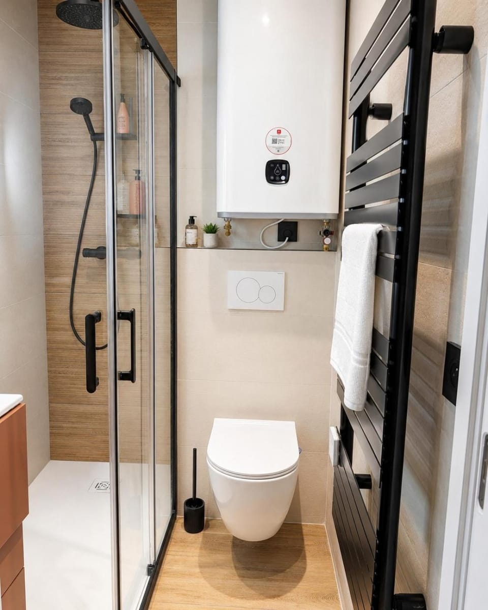 Shower, Toilet, Bathroom, towels