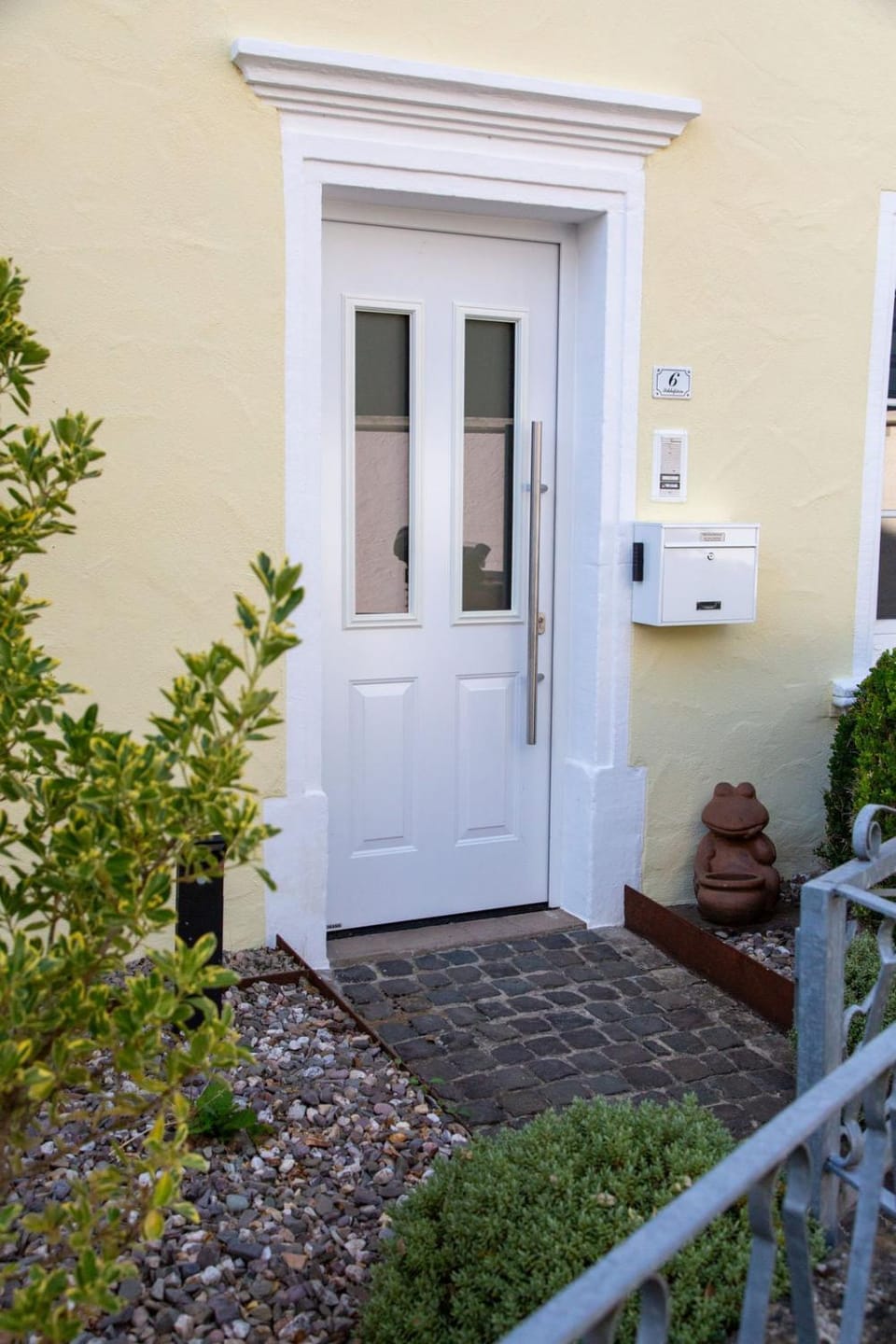 Facade/entrance