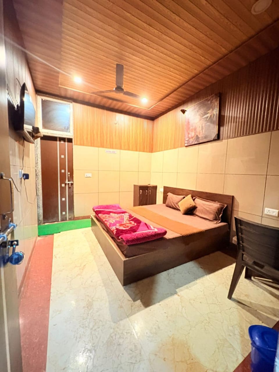 Hotel Vills - Stay in Luxury Guest House Hotel in Lucknow