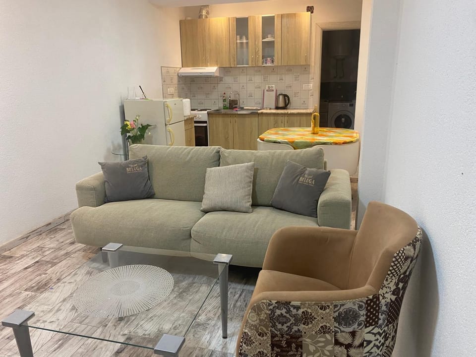 Kitchen or kitchenette, Living room, Dining area