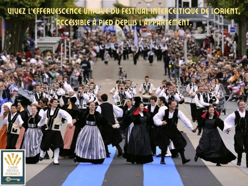 Nearby landmark, Restaurant/places to eat, Activities, Entertainment