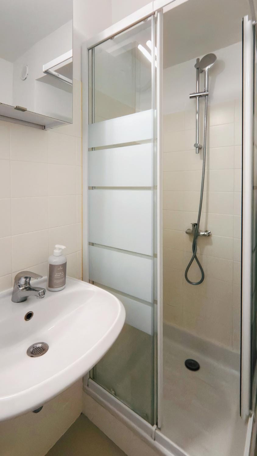 Shower, Bathroom