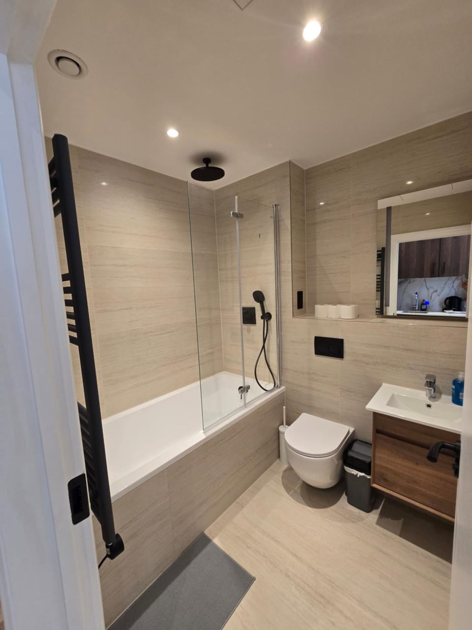 Ash Tree Hotel Apartment hotel in London