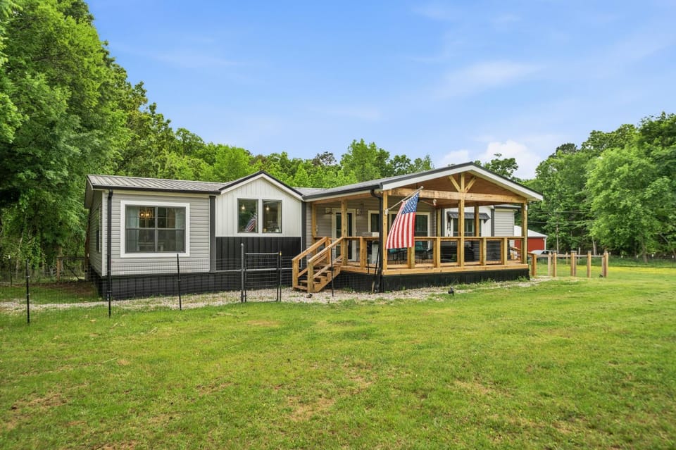 Smallville Farm Retreat House in Hot Springs