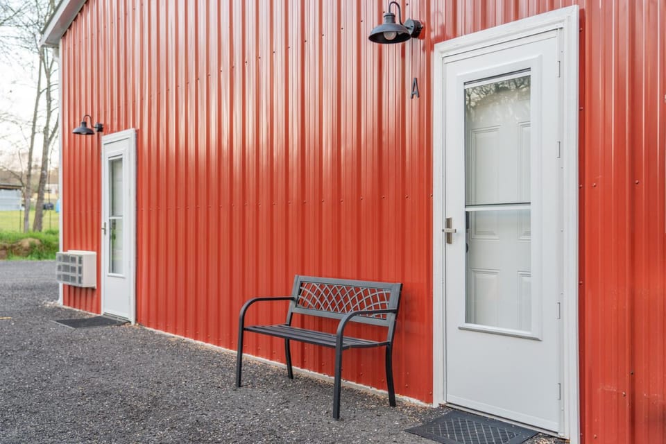 Facade/entrance, Seating area