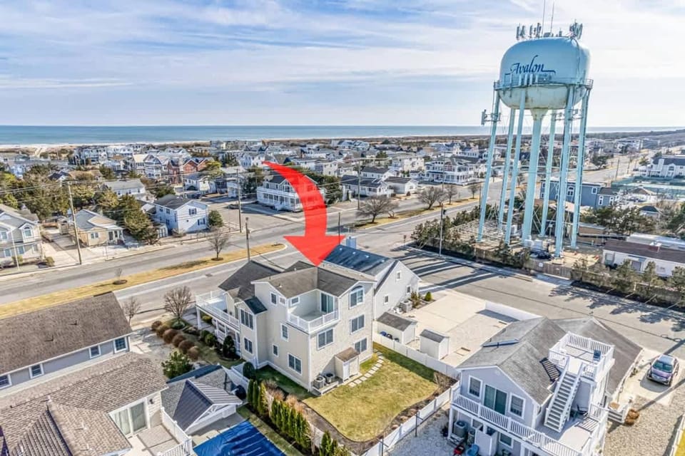 Property building, Neighbourhood, Bird's eye view, Location