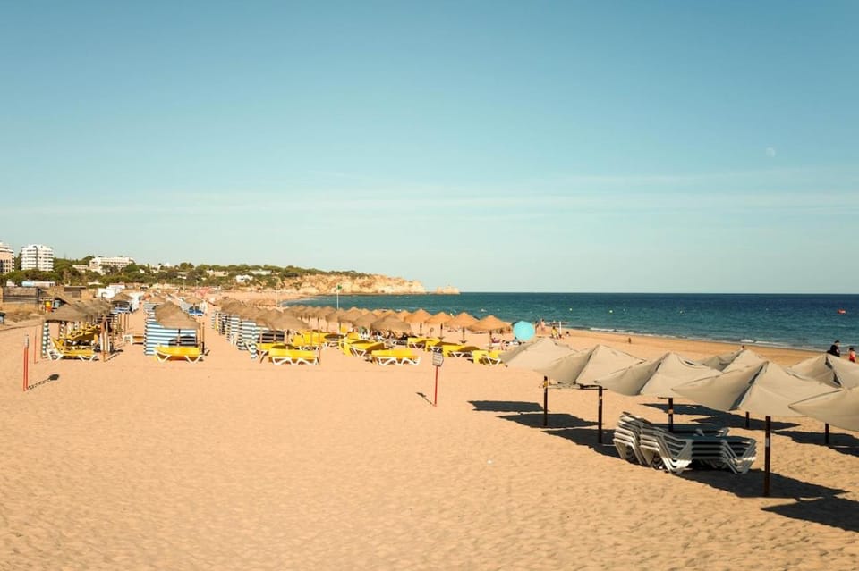 Alvor Oasis with Pool & Balconies Near Town & Beach Apartment in Alvor