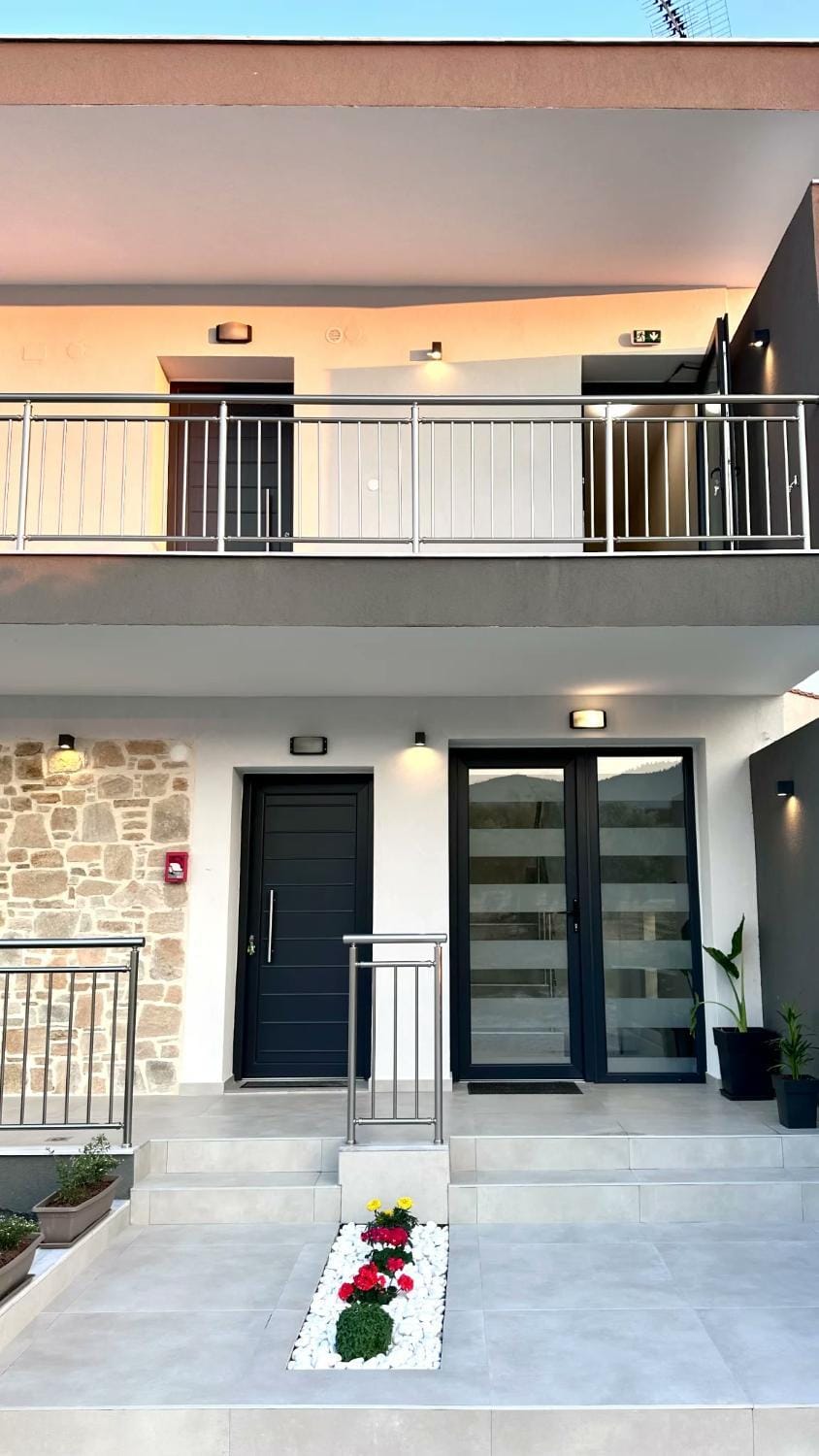 Mimoza Apartments Apartment hotel in Limenaria