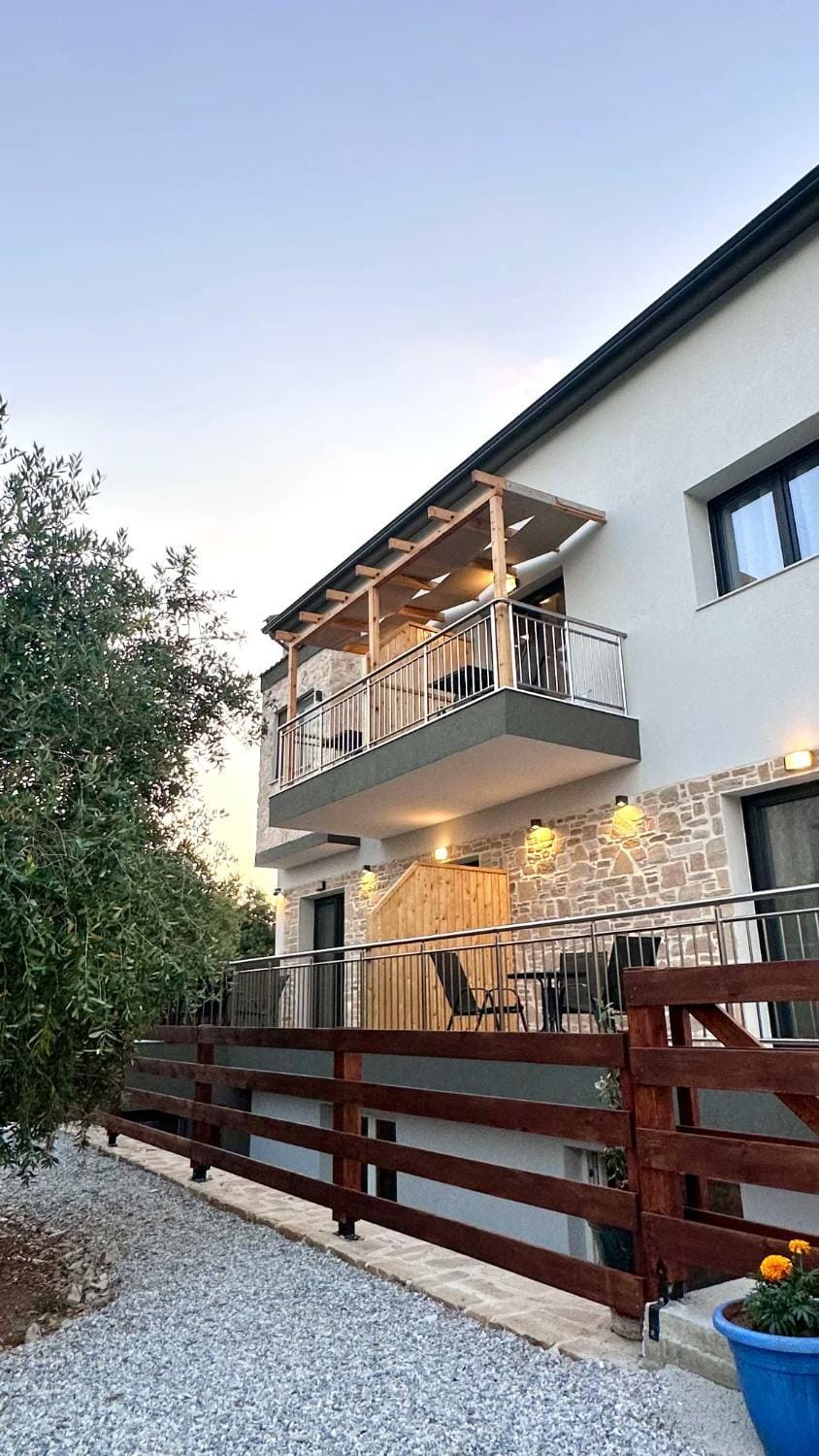 Mimoza Apartments Apartment hotel in Limenaria