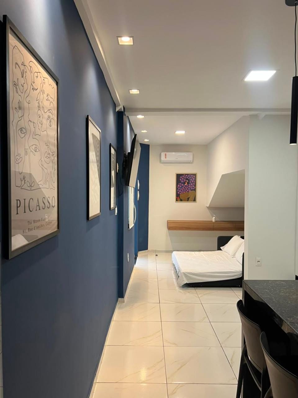 Bed, TV and multimedia, Living room