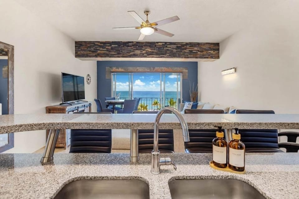 Vista La Jolla 2 Bedroom 406 Apartment in San Jose del Cabo