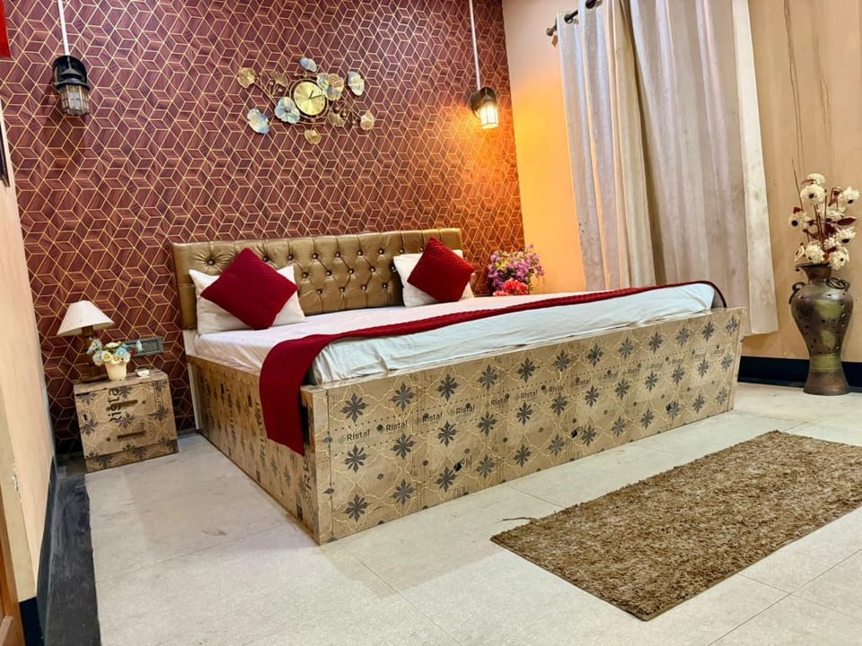 Raichak private aqua villa by maxcy Villa in West Bengal