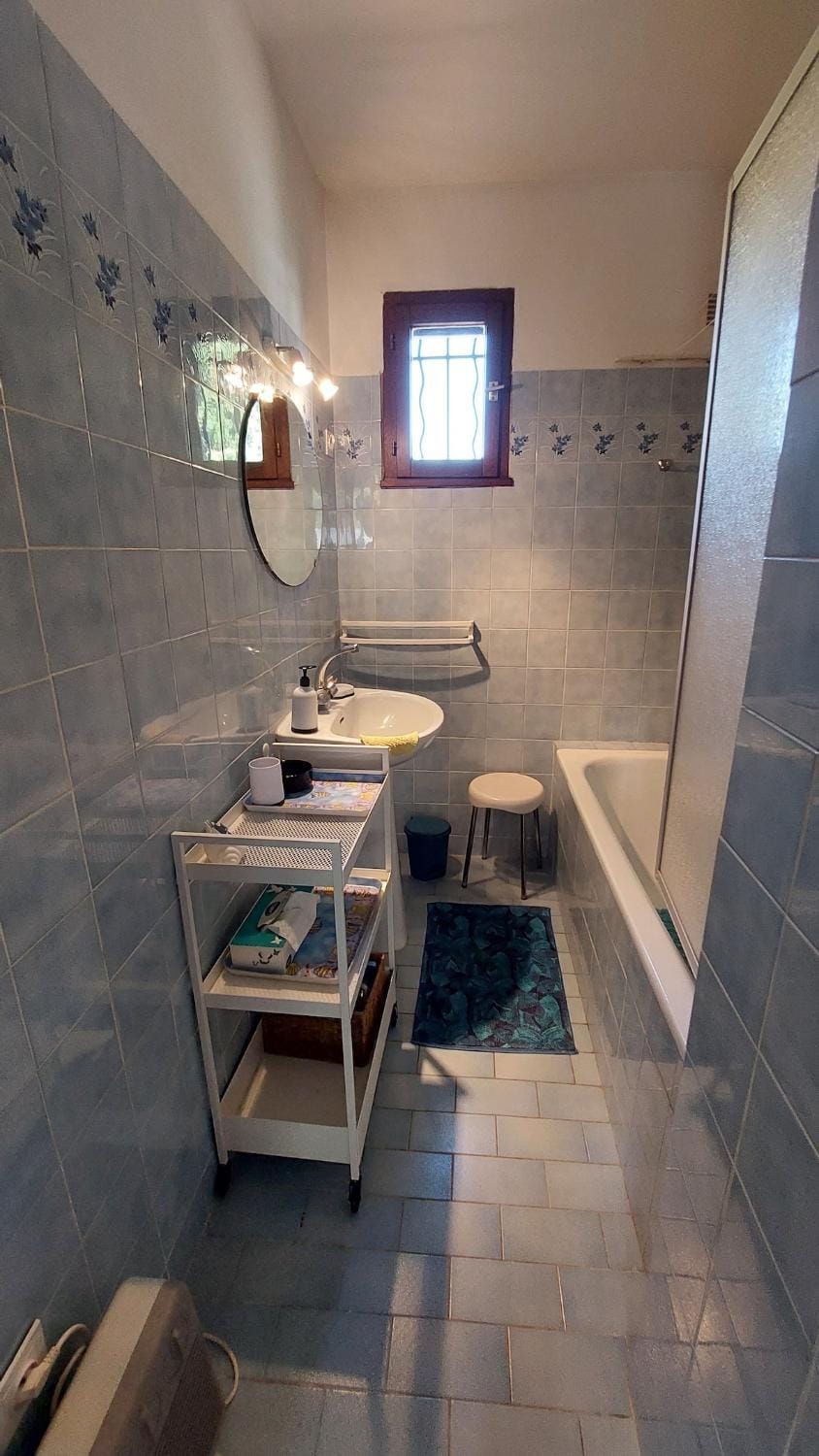 2-star rated air-conditioned house with garden House in La Londe-les-Maures