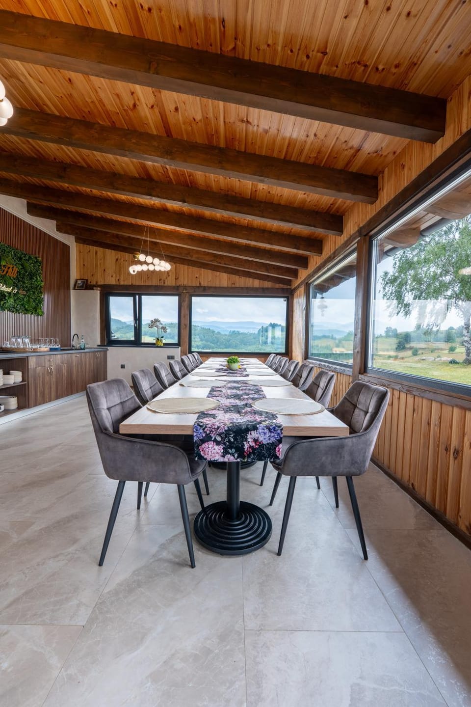 Panoramic Hill Jina Bed and Breakfast in Romania