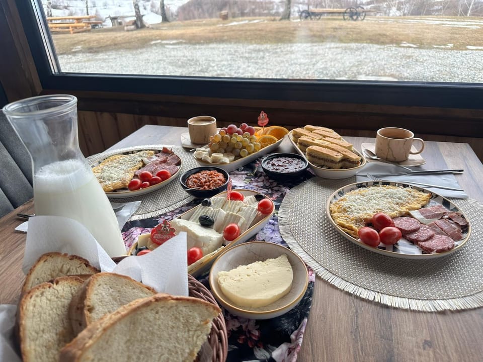Panoramic Hill Jina Bed and Breakfast in Romania