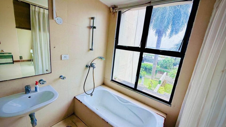 Tranquil villa Raichak Villa in West Bengal
