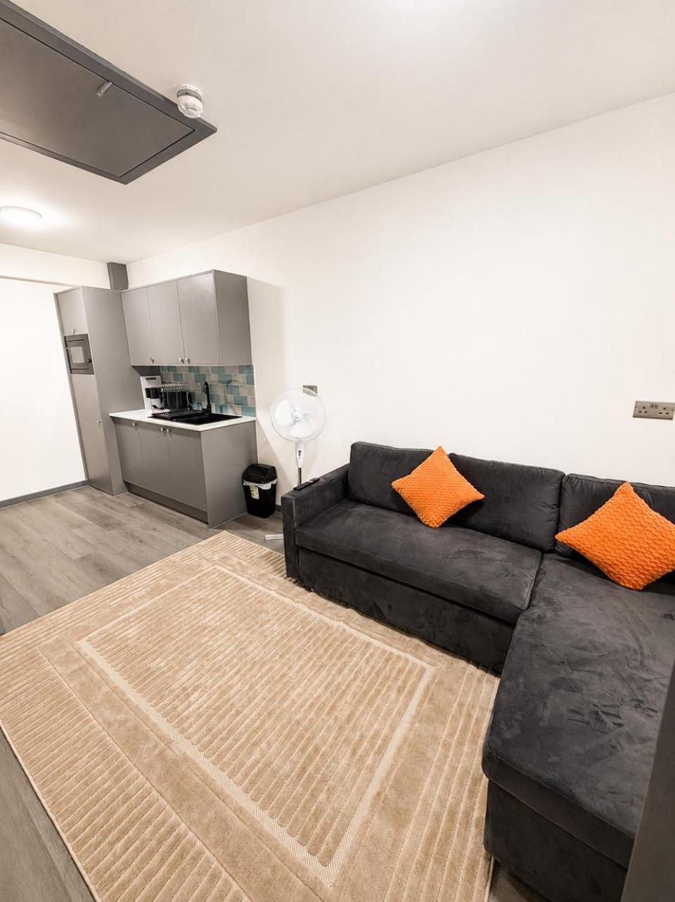 Kitchen or kitchenette, Living room, Seating area