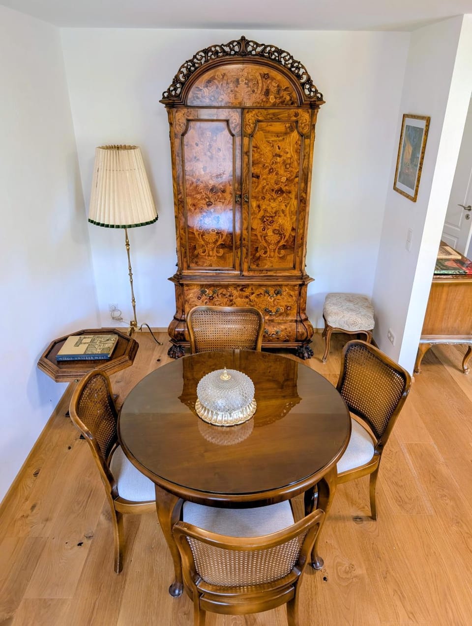 Decorative detail, Dining area