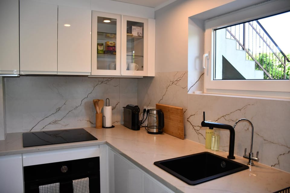 oven, kitchen