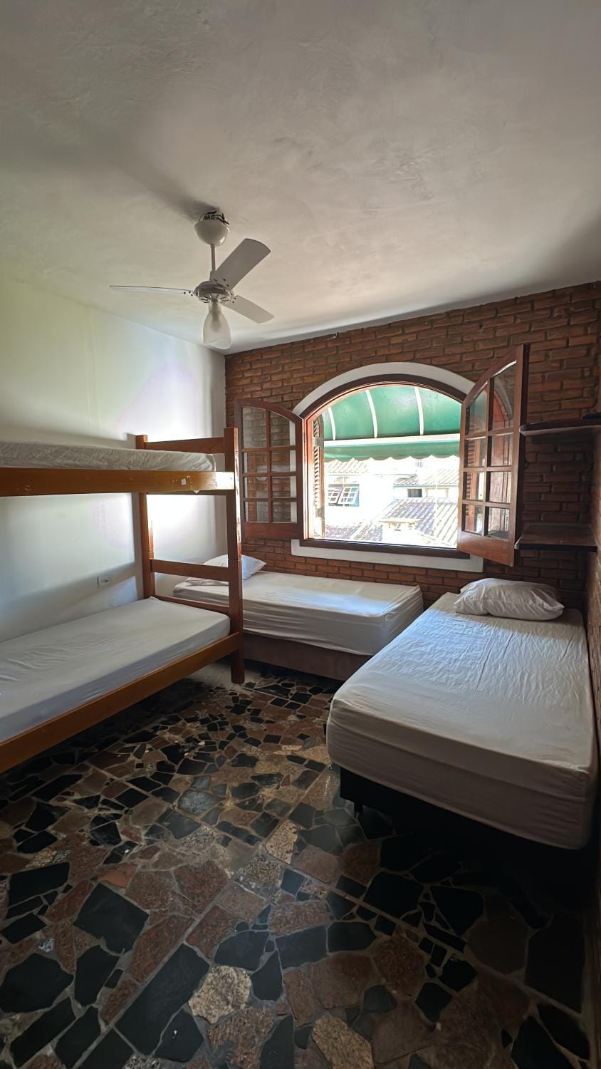 Soul Surf Hostel - 120 metros da praia! Hostel in Ubatuba