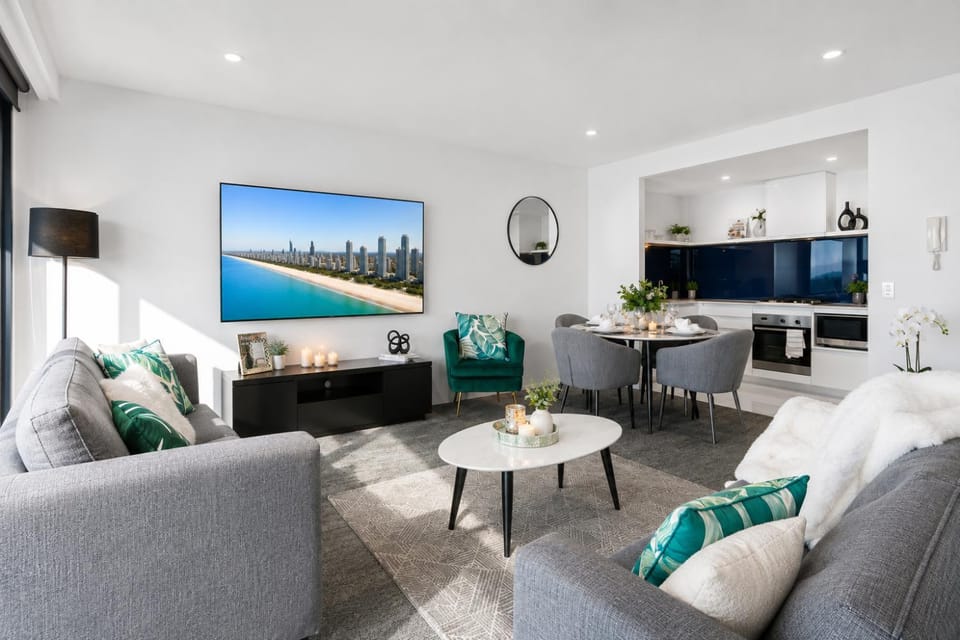 TV and multimedia, Living room, Seating area, Dining area