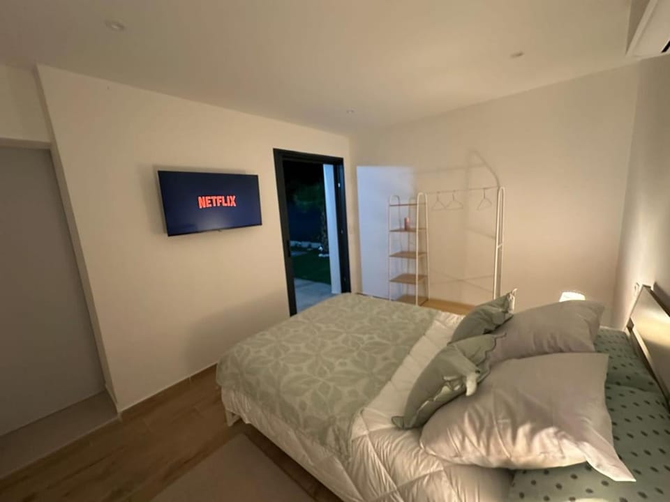 Relaxing stay in a villa with private swimming pool Villa in Calvisson