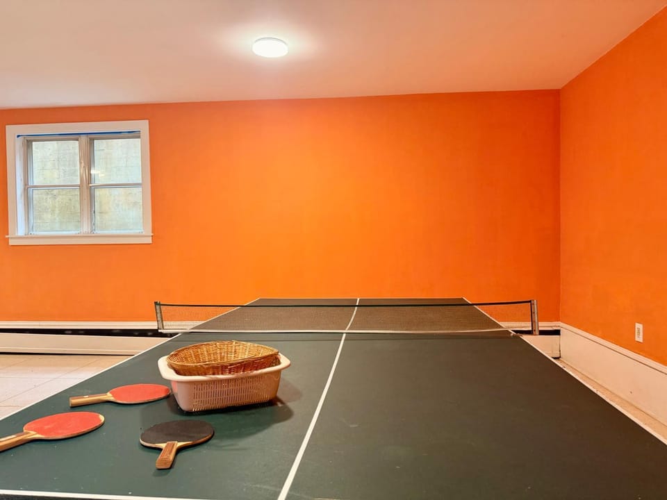 Game Room, Table tennis