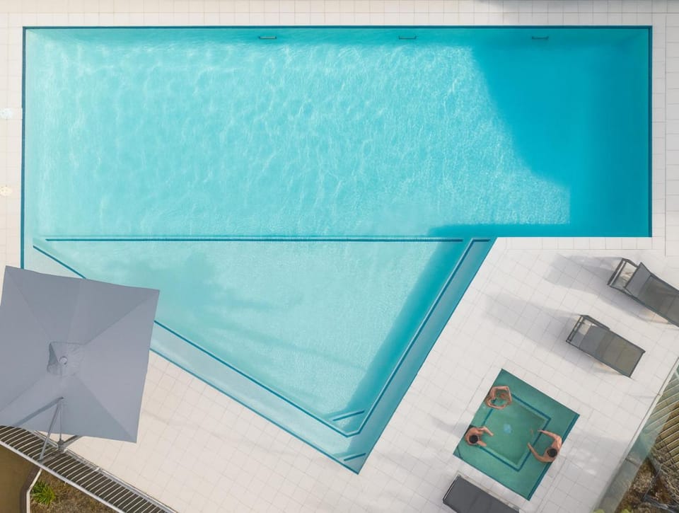 Swimming pool, sunbed