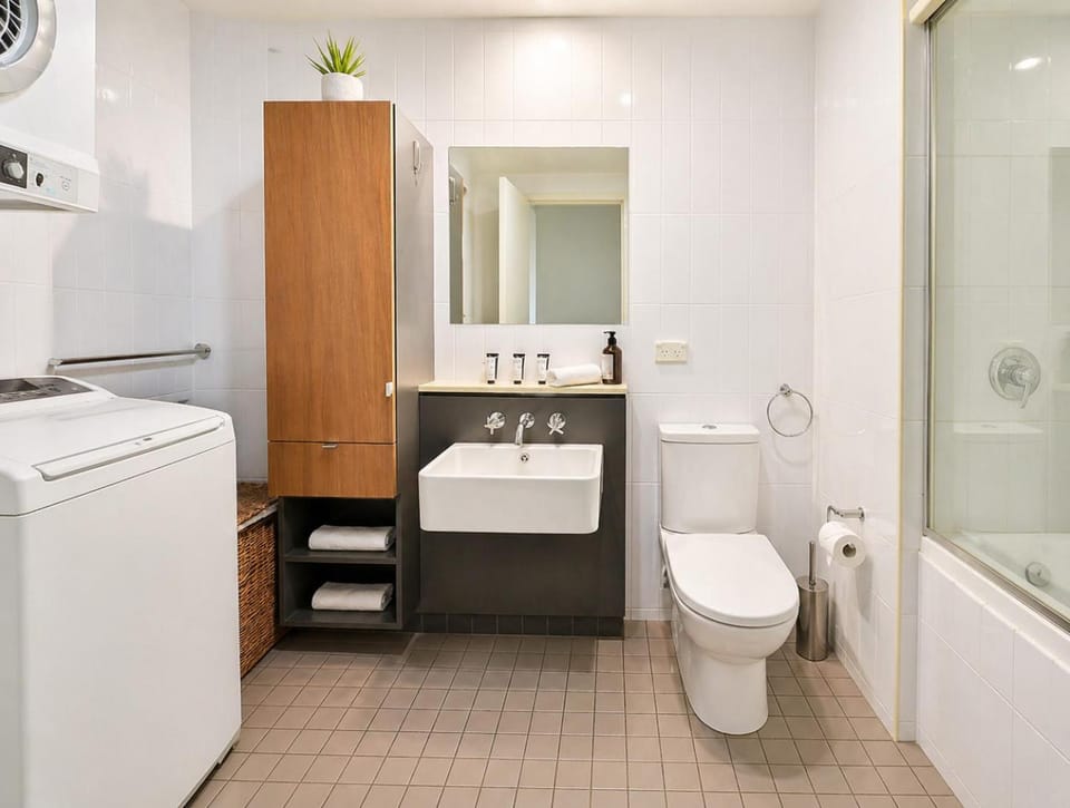 Bath, towels, washing machine, dryer