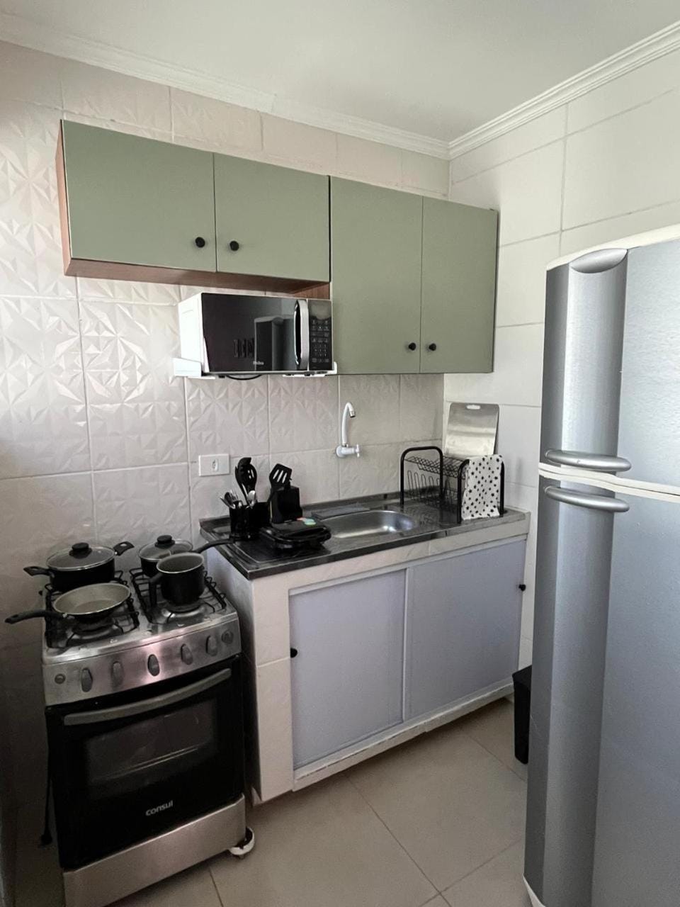 Coffee/tea facilities, Kitchen or kitchenette, stove, toaster