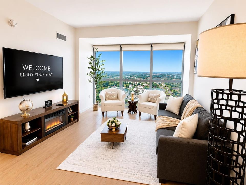 Luxury Skyline Apartment- Resort-Style Pool , Gym & Game Room Apartment in Fort Myers